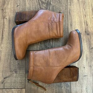 N.Y.L.A. Evazan leather heeled bootie
